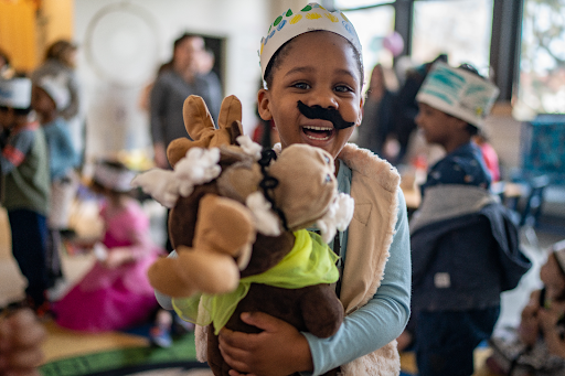 Use Hand Puppets in the Classroom to Teach Early Literacy!